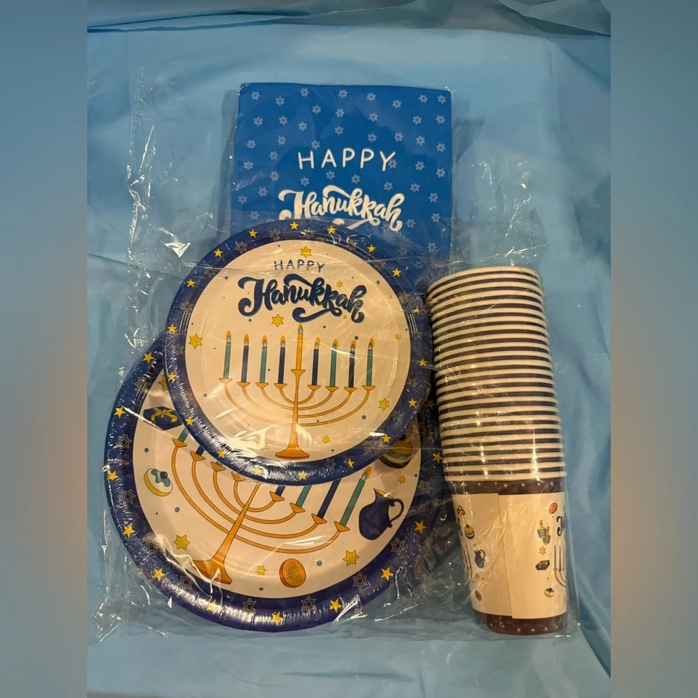 Hanukkah Party Set for 24 Brand New